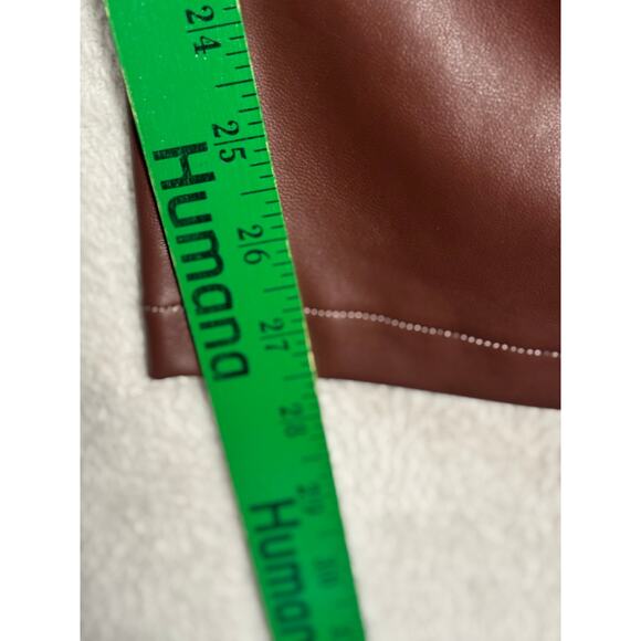 Abercrombie and Fitch Curve Love 90's Straight Ultra High Rise Faux Leather W33 - Picture 7 of 7